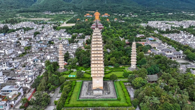 Chongsheng Temple and Three Pagodas