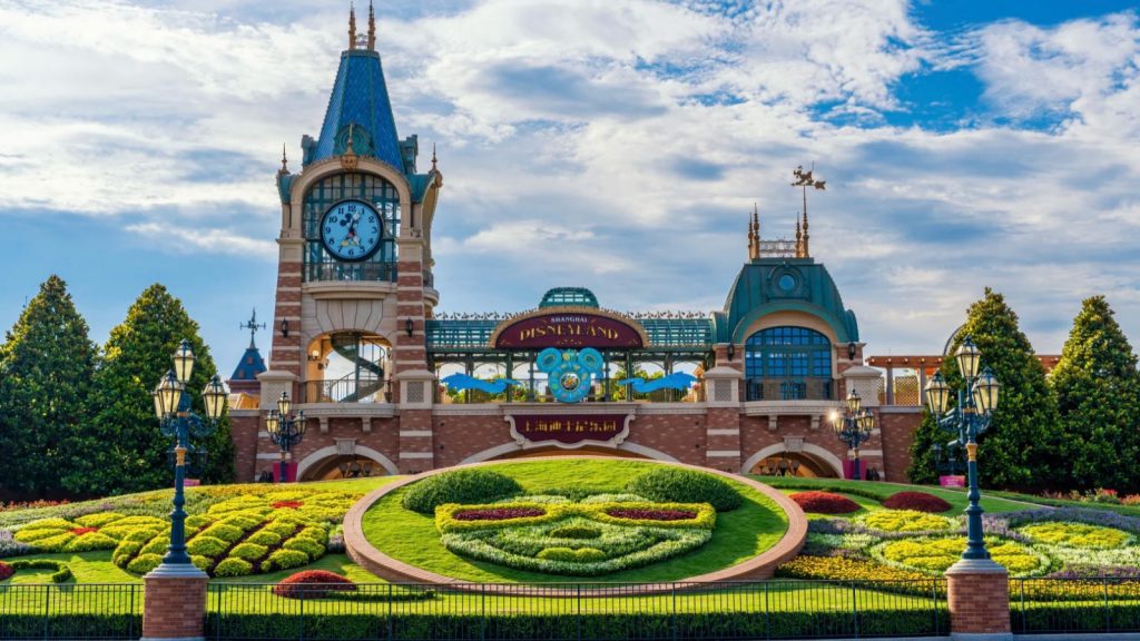 4-Day Shanghai Highlights Tour with Disneyland Experience