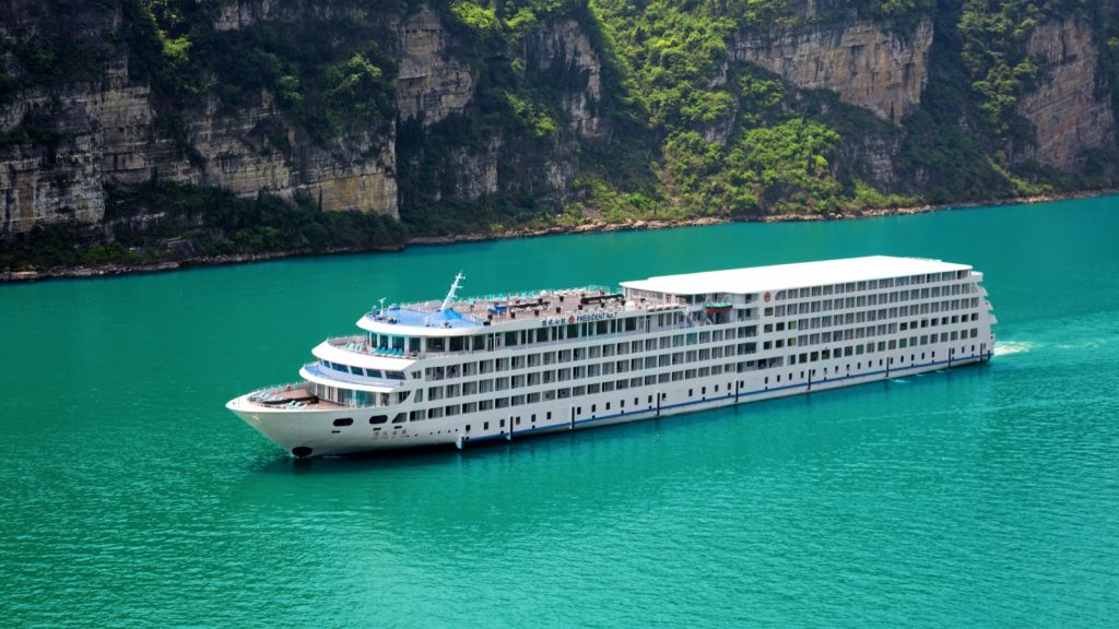 4-Day Chongqing Essence & Yangtze Cruise