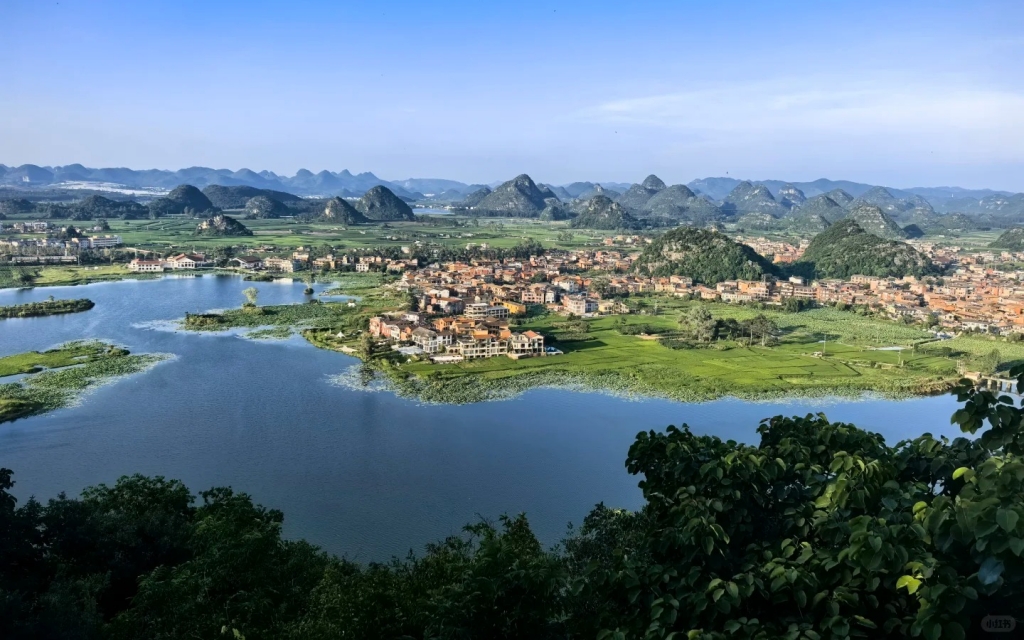 A panoramic view of Puzhehei