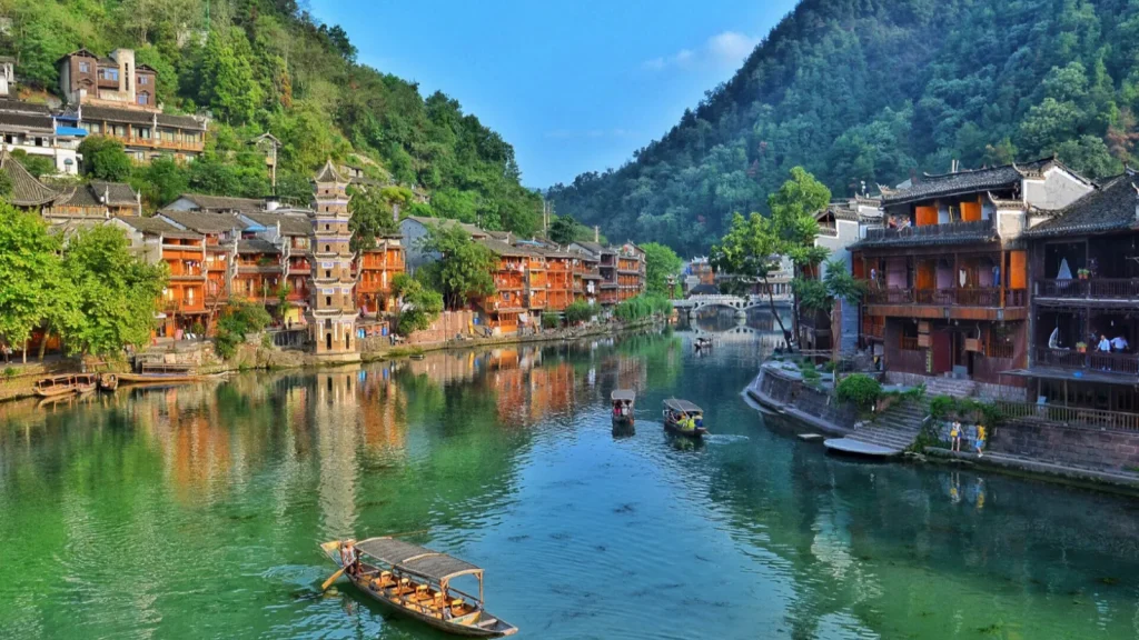 5-Day Zhangjiajie & Fenghuang Tour: Nature and Ancient Towns