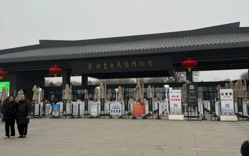 Fewer crowds in winter