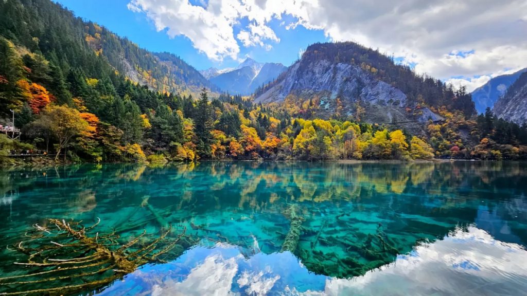 What Is the Best Season for Jiuzhaigou Valley?
