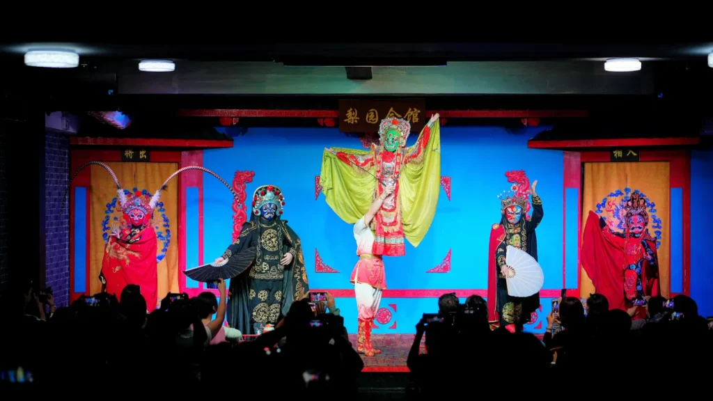 Liyuan Guild Hall-Chuan Opera Changing Face