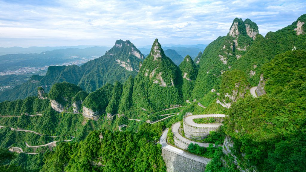 Chongqing to Zhangjiajie: 6-Day Scenic Tour with Wulong Karst