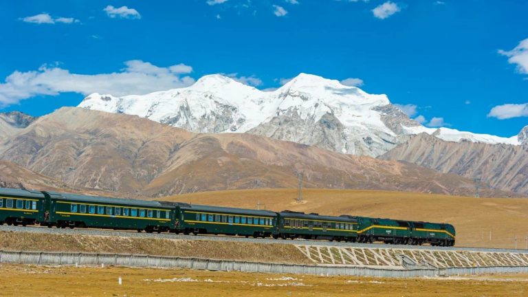 Best Time to Visit Tibet: Weather, Scenery & Festivals