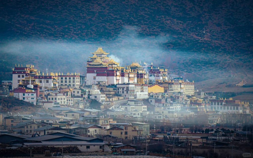 Songzanlin Monastery in the early morning