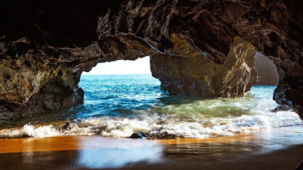 Swallow Cave in Wanning, Hainan